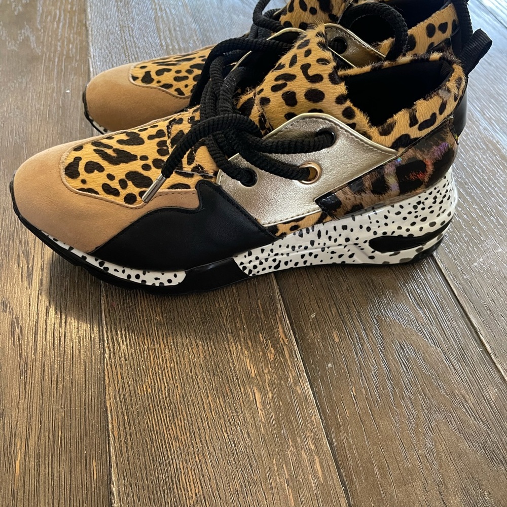 Steve Madden Cliff Leopard Wedge Sneaker NWOT 9.5